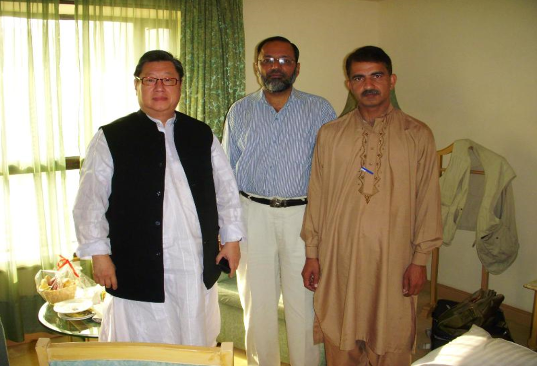 Visiting communities · Pakistan